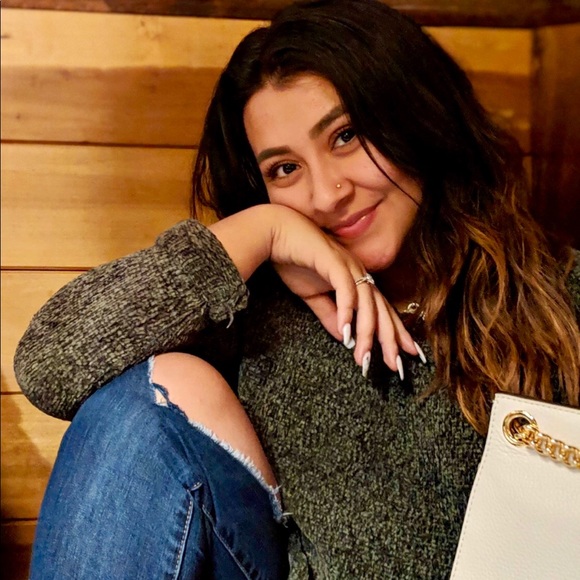 Meet your Posher, Kimberly - Picture 1 of 1